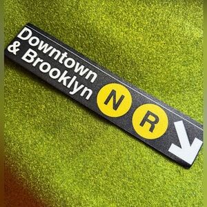 Downtown nyc mta subway series wall miniature diorama sign train metro city